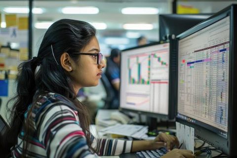 Data Science Course Explained: Concepts, Programming, Analytics, Projects and Career Paths