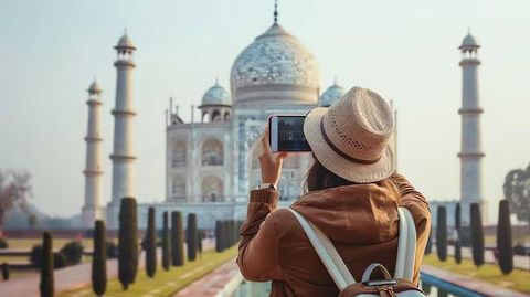 Spiritual Travel Guide: Sacred Destinations, Pilgrimage Traditions, Retreats and Travel Planning