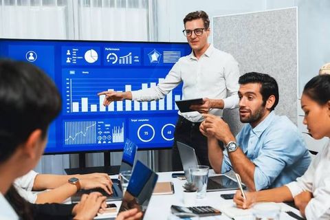 Data Science Course Explained: Concepts, Programming, Analytics, Projects and Career Paths