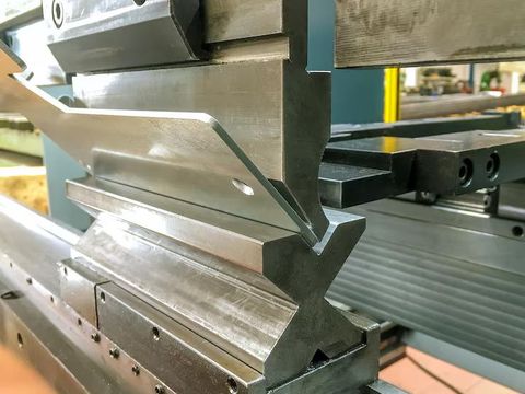 Plasma Cutting Machines Explained: Types, Components, Cutting Methods, Benefits and Applications