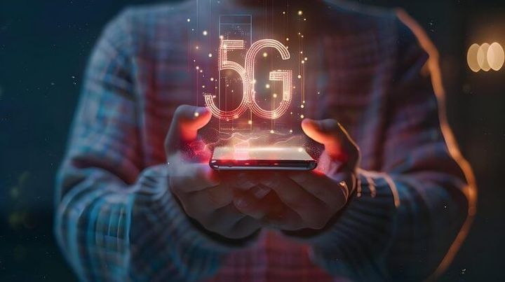 5G Phone Details: Display Types, Processors, Charging Technology and Network Compatibility