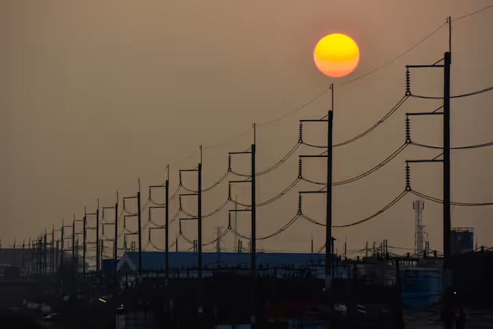 Electric Energy Infrastructure An Explore Guide to Basics, Systems, and Essential Knowledge